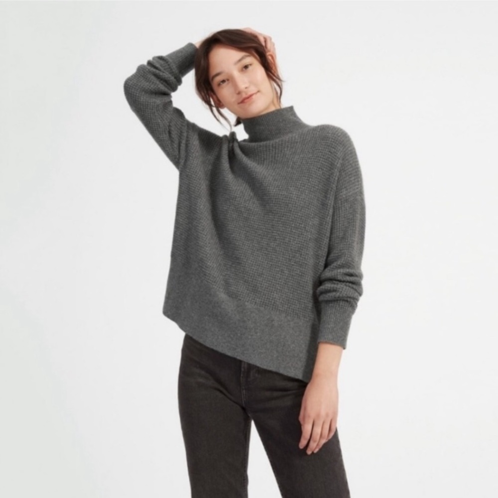 Everlane • Cashmere Stroopwafel Turtleneck Sweater